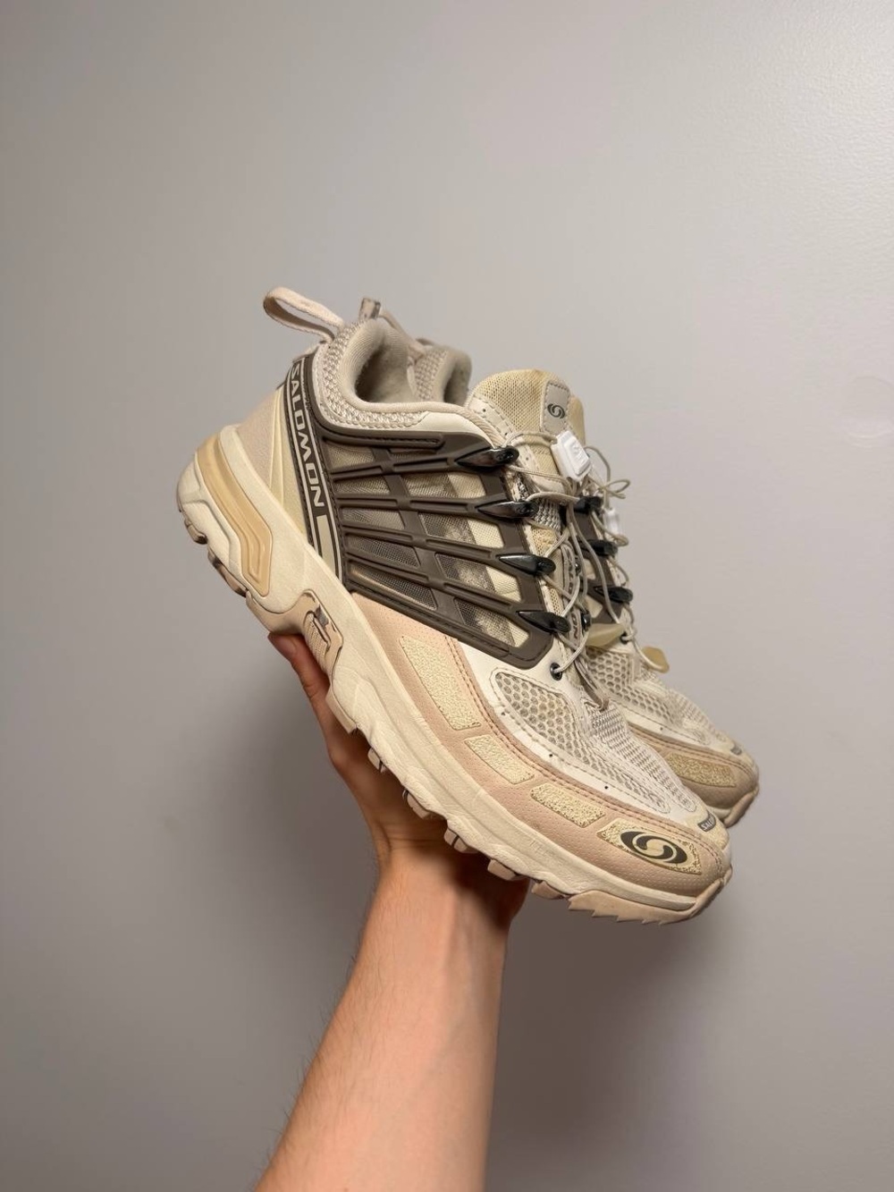 Salomon Women's Sneakers in Beige and Brown